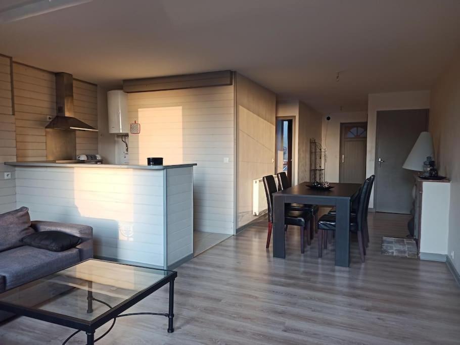 Apartamento Le Marche Parthenay Exterior foto
